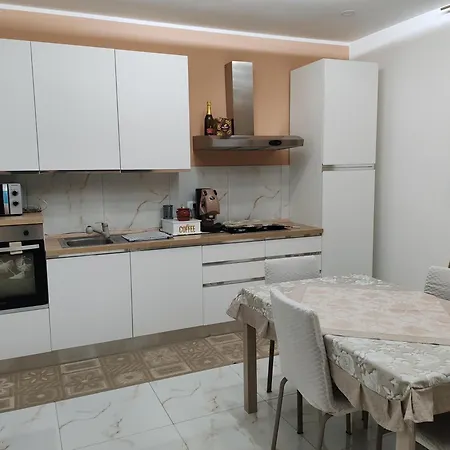 Sicilian 2 Apartment *